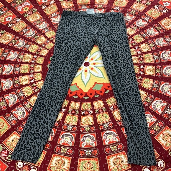 Leopard print leggings 🖤 - Picture 3 of 5